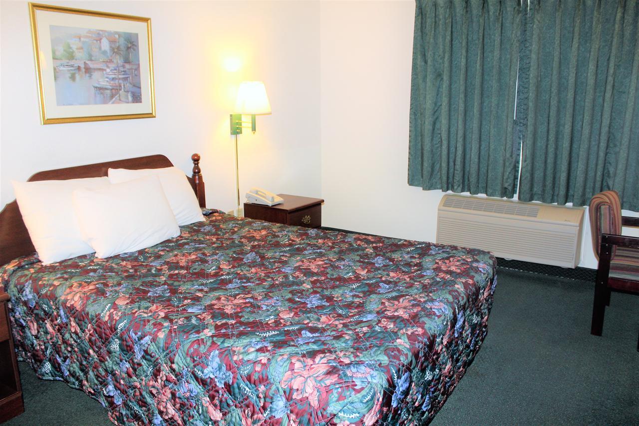 Family Room,1029935722:JPEG